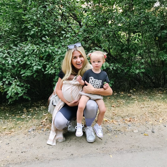 Meet your Posher, Andrea - Picture 4 of 4